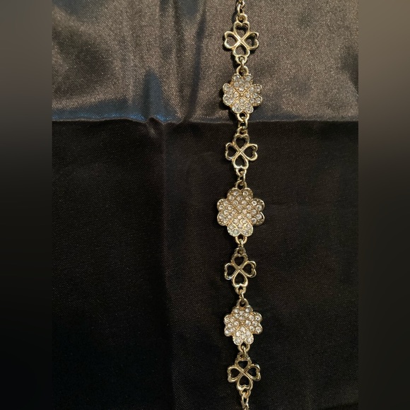 Liz Claiborne Signed shamrock Pave bracelet!☘️ - Picture 1 of 7